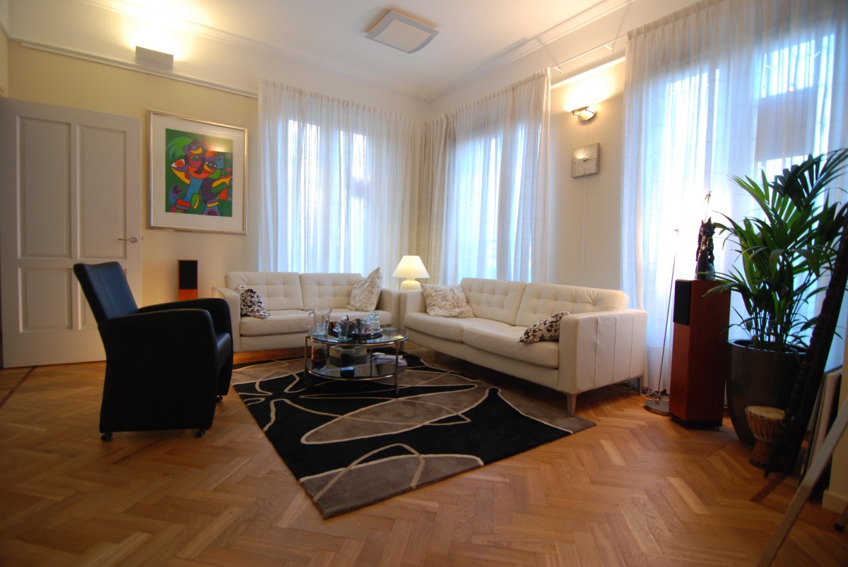 Praktijkruimte Zoetermeer te huur. in kantorencentrum wijk Rokkeveen Röntgenlaan 9, 2719DX