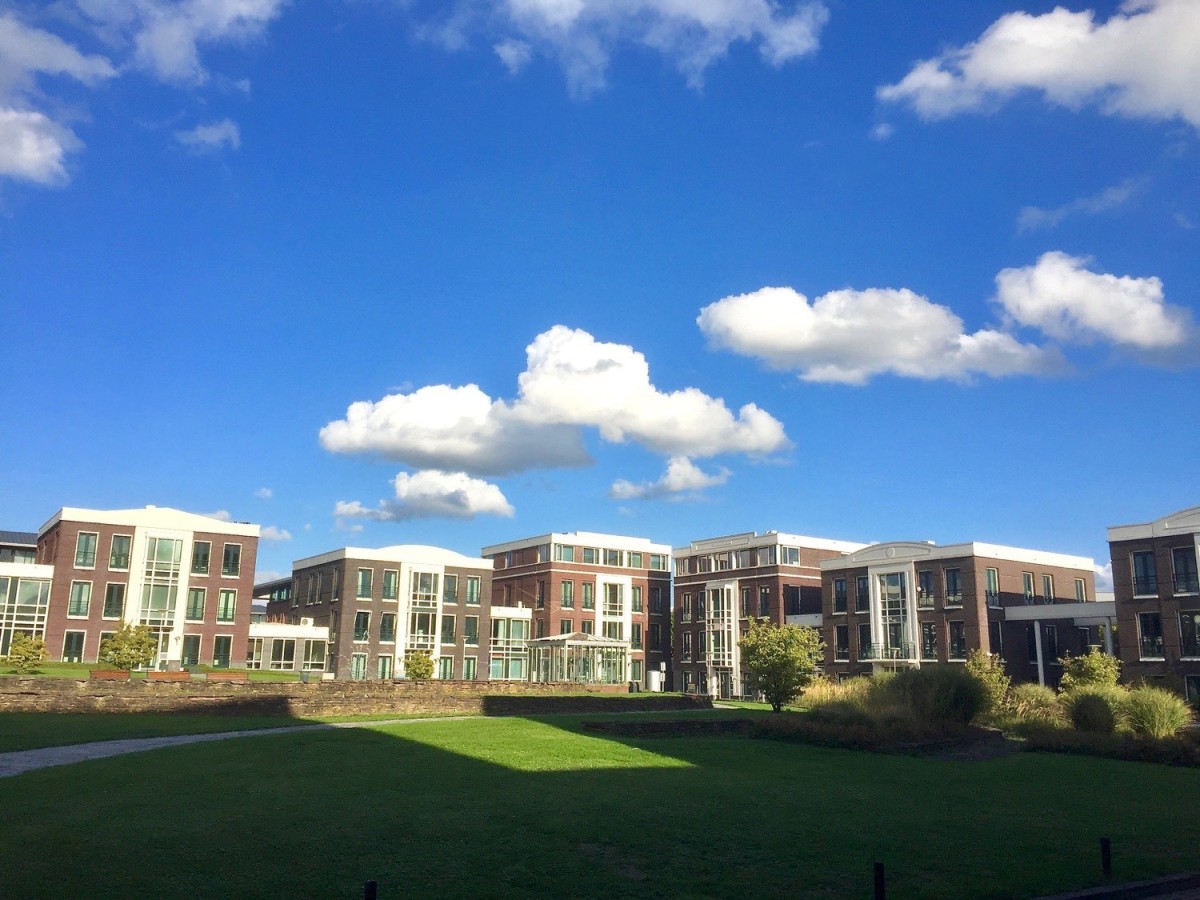 Praktijkruimte Zoetermeer te huur. in kantorencentrum wijk Rokkeveen Röntgenlaan 9, 2719DX